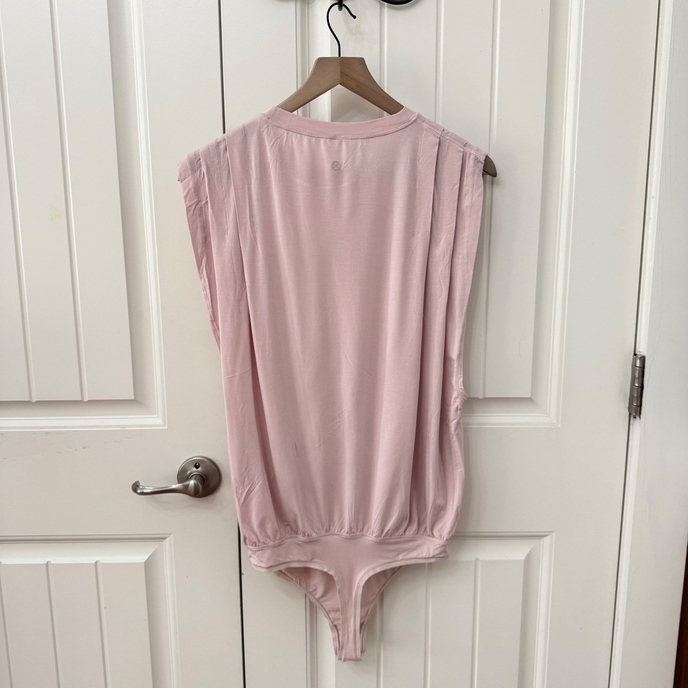 Lululemon Muscle Tank Bodysuit Size M Pink Pleated Shoulder Sleeveless - Picture 2 of 6